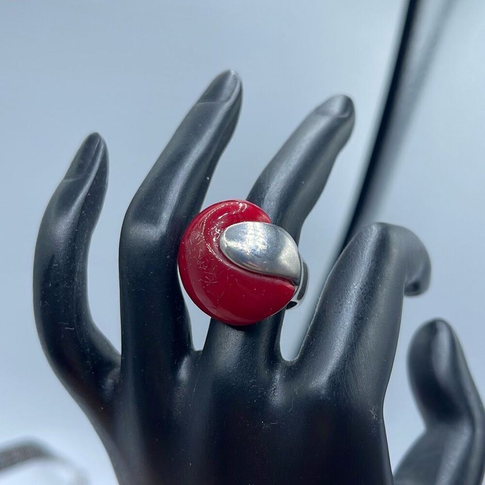 Vintage Art Deco styled 950 silver hallmarked stamped dark red confetti type sto